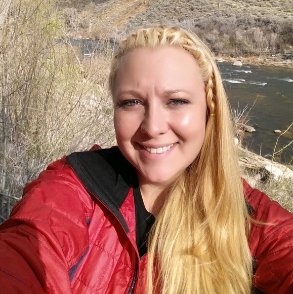 Meet your Posher, Brandee - Picture 1 of 1